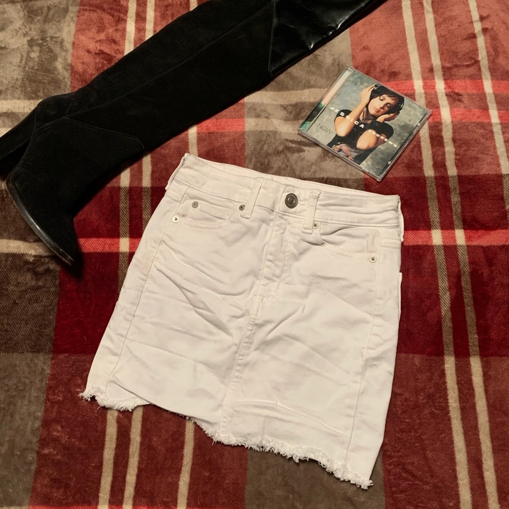 AEO White Hi Rise Mini Skirt - Picture 6 of 12